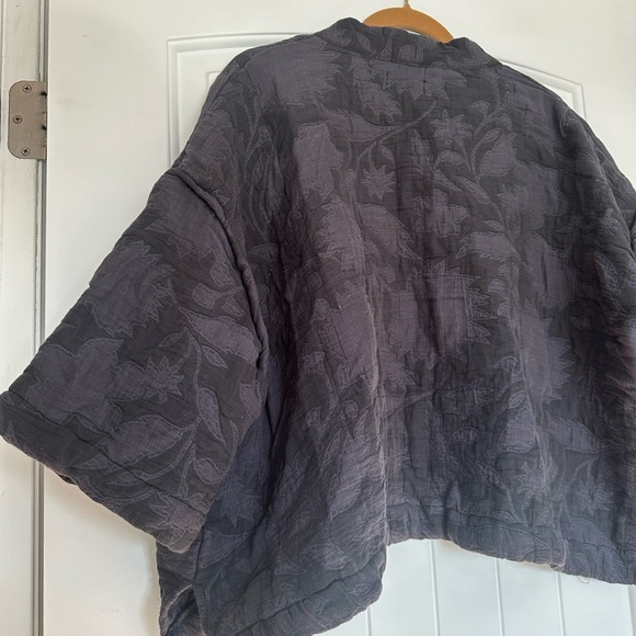 Quilted Black Floral Shawl Jacket OSFM - Picture 6 of 7